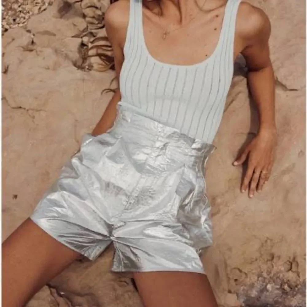 ZARA Metallic Silver Women's Shorts Size XS - LIKE NEW - Stretch Waist Pockets